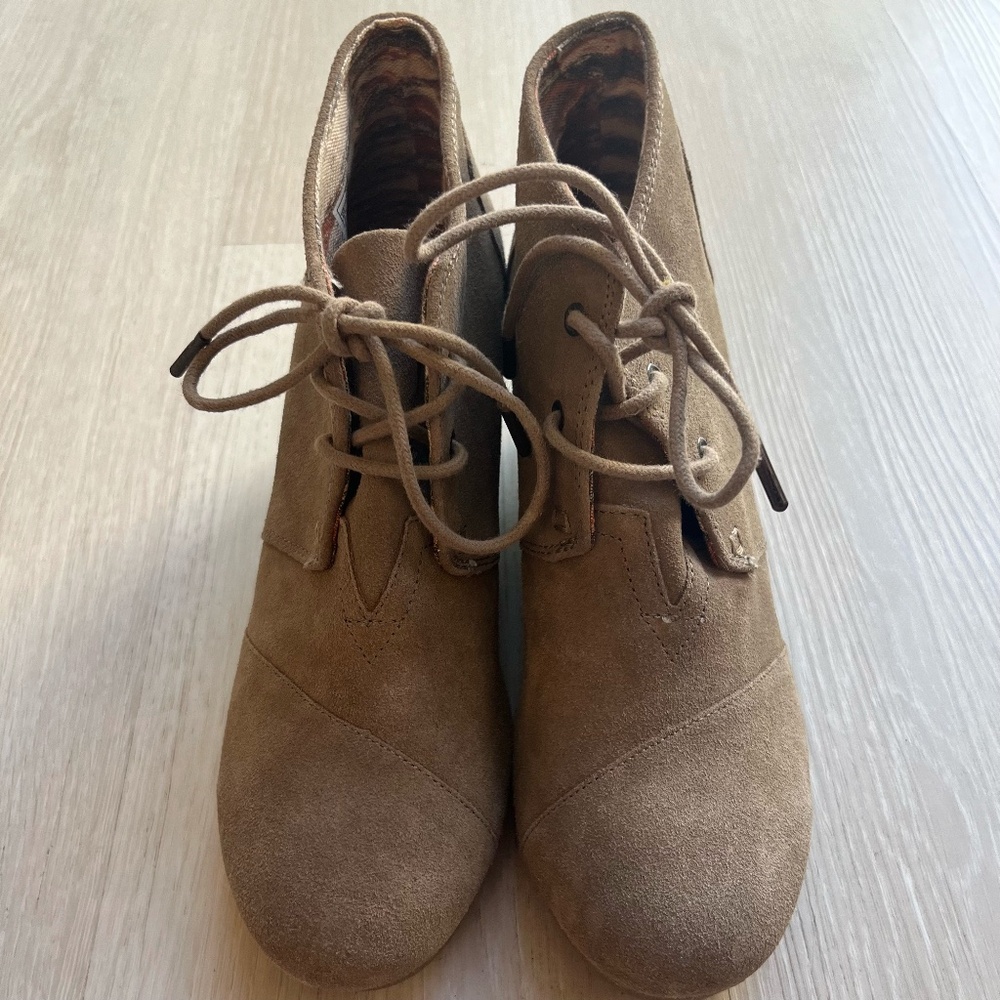 TOMS Desert Wedge Suede Booties - Nearly New Condition, Minimal Wear - Size 9